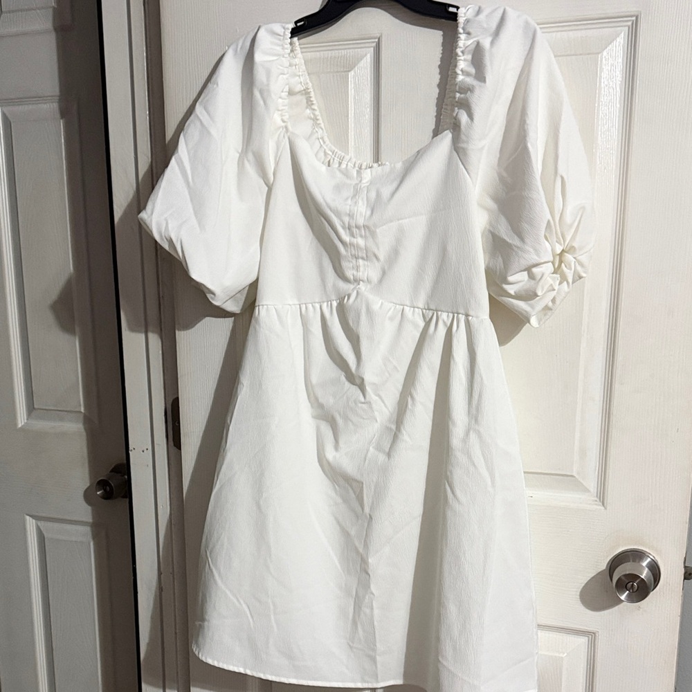 Elegant White Puff Sleeve Dress